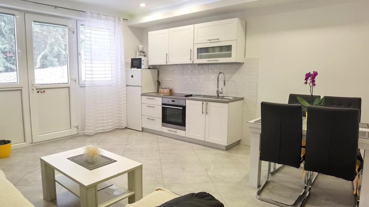 Apartments Njegovan Crikvenica Εξωτερικό φωτογραφία